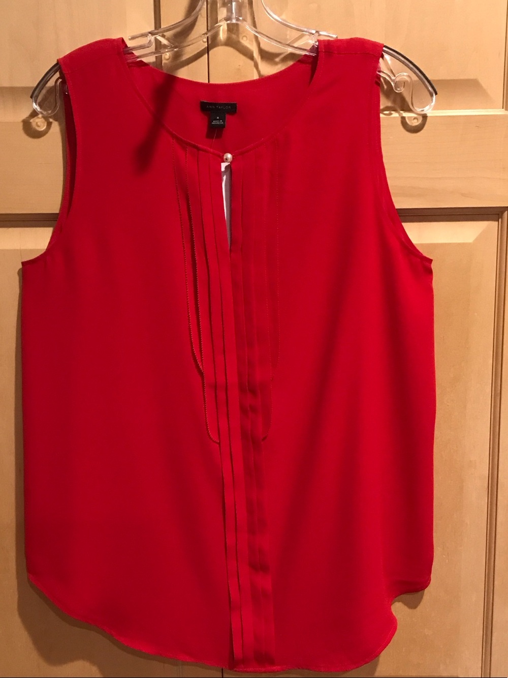 New Ann Taylor Red Sleeveless Pleated Front Blouse
